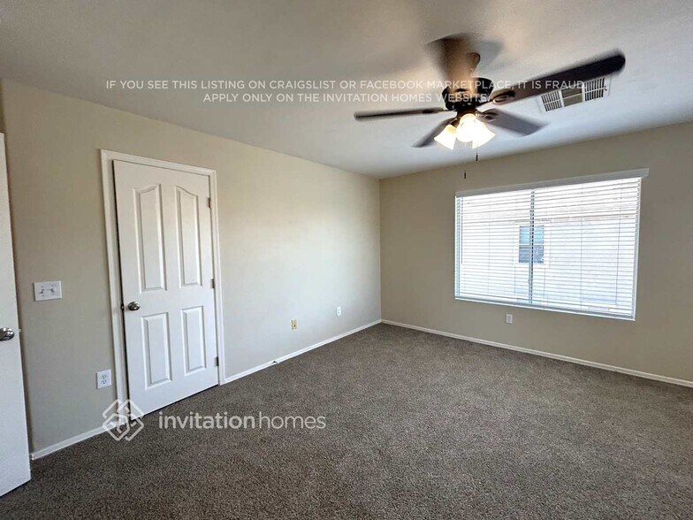 Building Photo - 7421 S 40th Ln