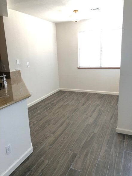 Building Photo - 147 Coventry Dr