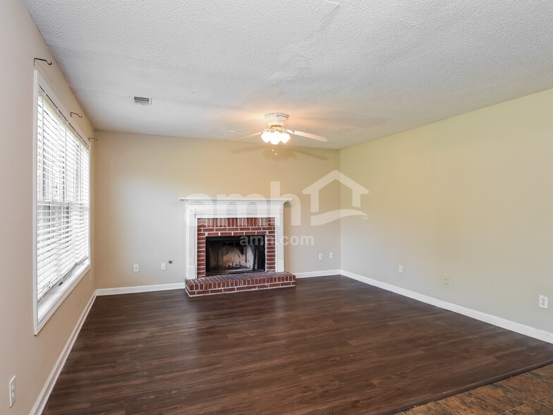 Building Photo - 3362 Hannah Ct