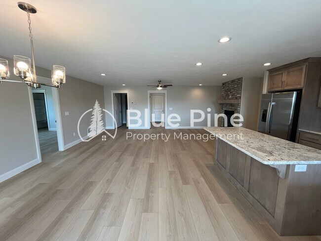 Building Photo - 6360 Ender Ln