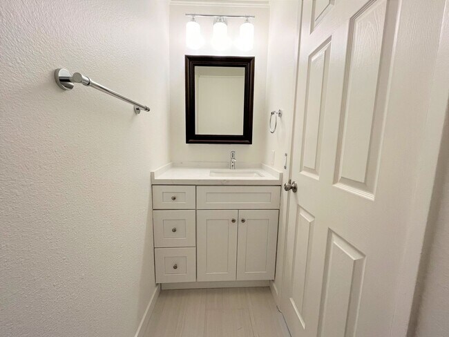 Building Photo - Light & Bright, Remodeled 3BD/1.5BA w/ 1 Car Garage, Comm Pool, Park and Greenbelts