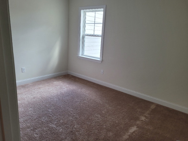 Building Photo - 904 Haybeck Ln