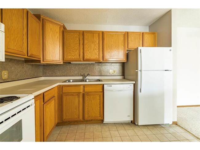 Building Photo - 64 E 13th St