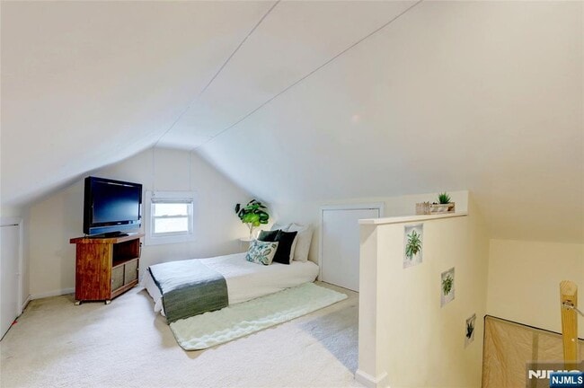 Building Photo - 145 Arch St