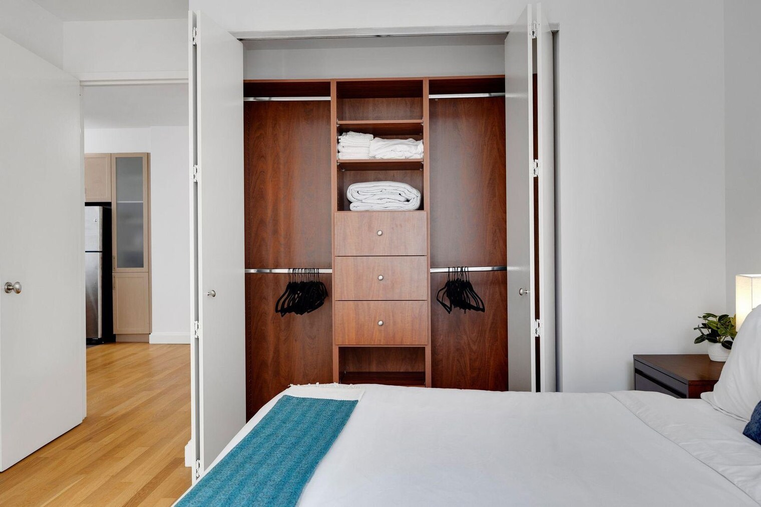 Building Photo - 10 Hanover Square