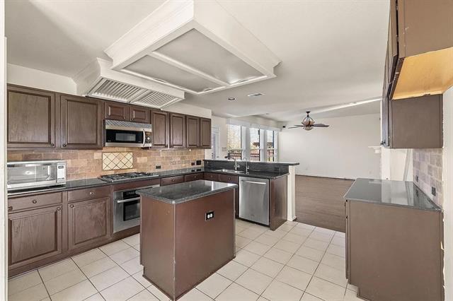 Building Photo - 1113 Larkspur Dr