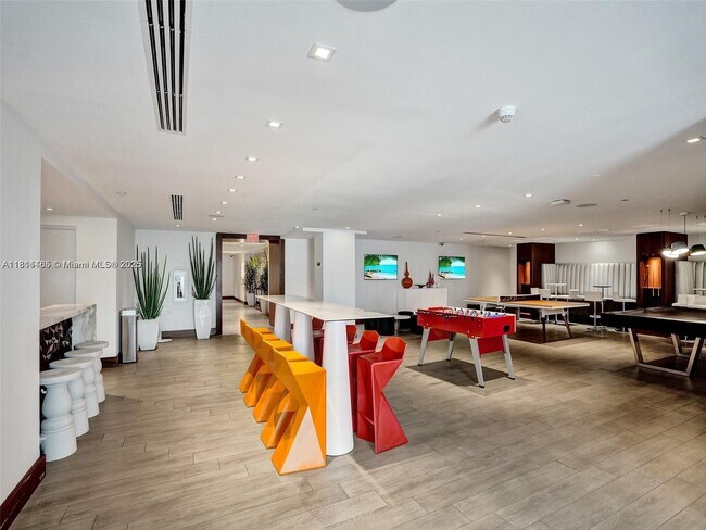 Building Photo - 300 Sunny Isles Blvd