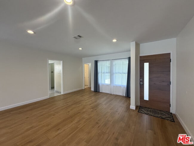 Building Photo - 6223 Enfield Ave