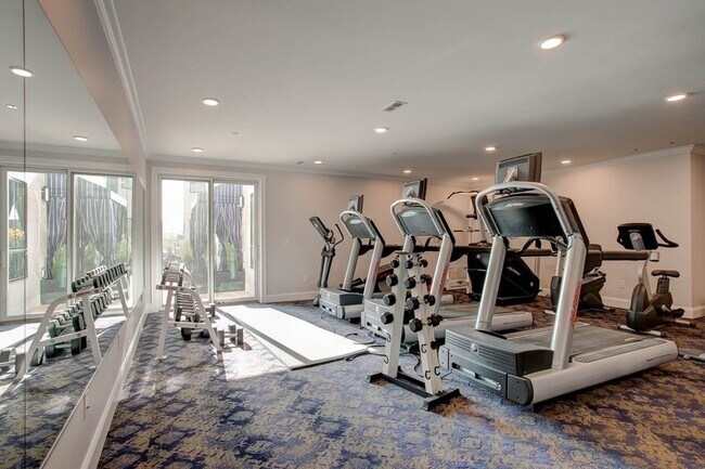 Building Photo - 87 Medford St