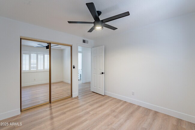 Building Photo - 1717 N Ventura Ln