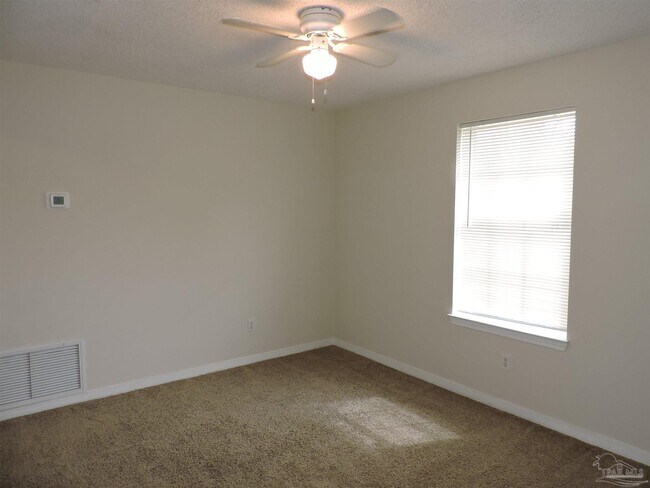 Building Photo - 2052 Southwind Cir