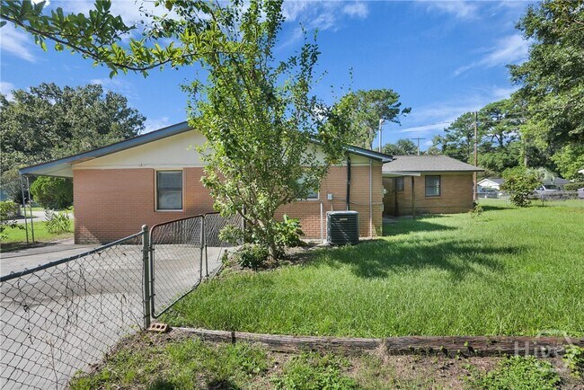 Building Photo - 2222 Bacon Park Dr