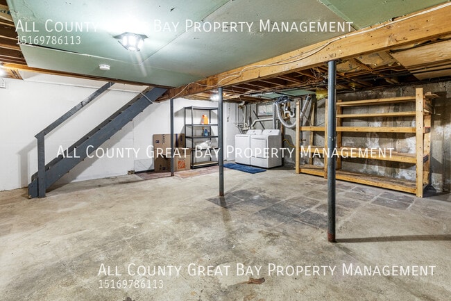 Building Photo - 921 Church St