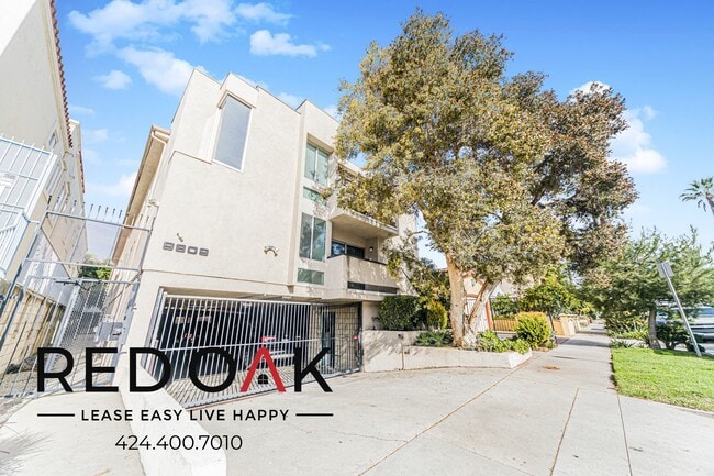 Building Photo - 9809 Regent St