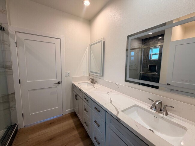 Building Photo - New Construction 3BR 2.5BA • Open Concept • A/C • Near USC $1,000.00 Off One Month's Rent Move In...