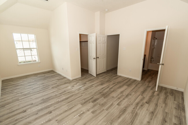 Building Photo - 5405 Rio Ramos St