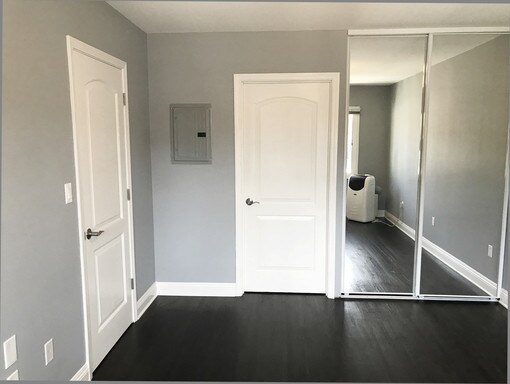 Building Photo - 402 S Robertson Blvd