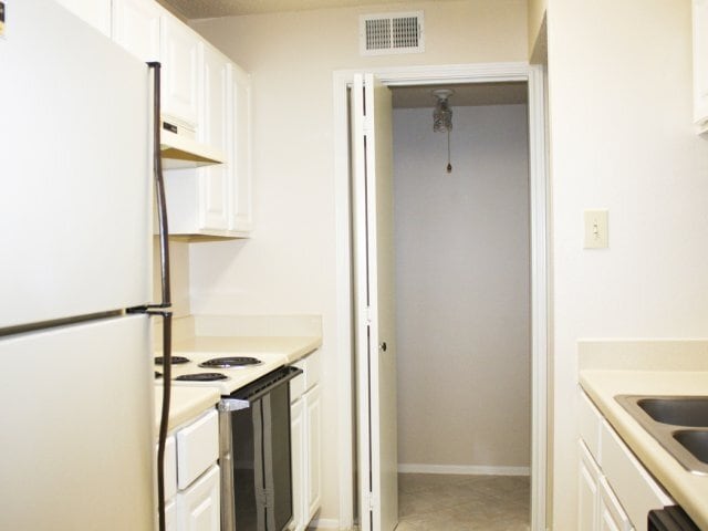 Building Photo - 1266 Taylor Draper Ln