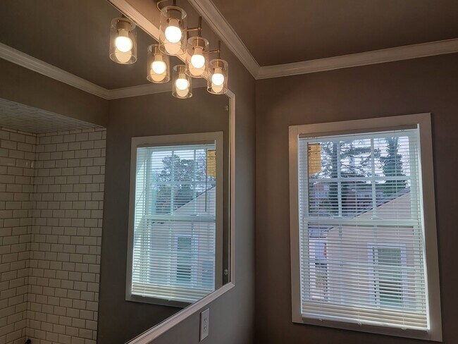 Building Photo - Charming Craftsman in the Heart of Atlanta...