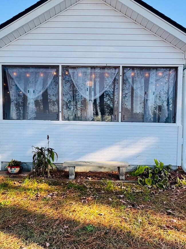 Building Photo - 932 Eaglet Cir