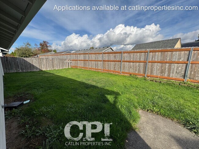 Building Photo - 119 Penny Ln