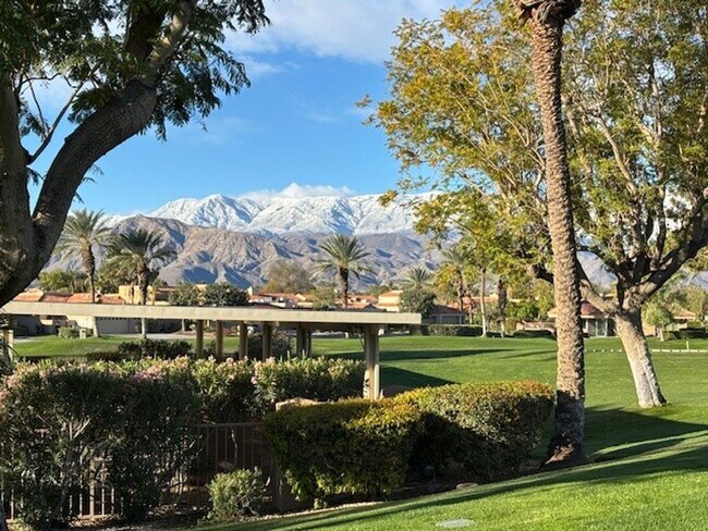 Building Photo - 3 Bedroom 2 Bath Short Term Rental August through October