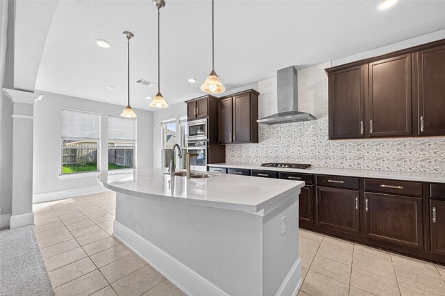 Building Photo - 32931 Franklin Brooks Dr