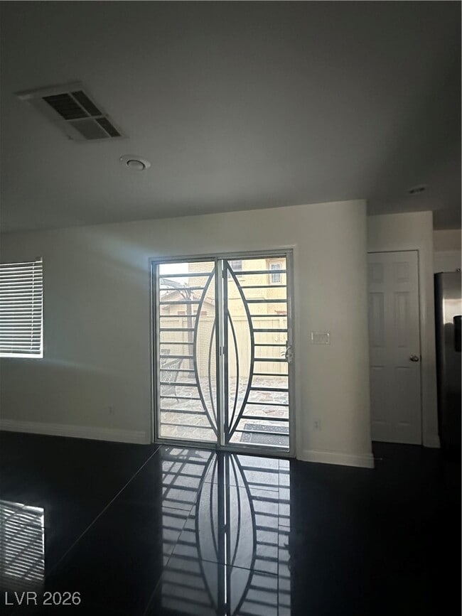 Building Photo - 755 Sunrise Crossing St