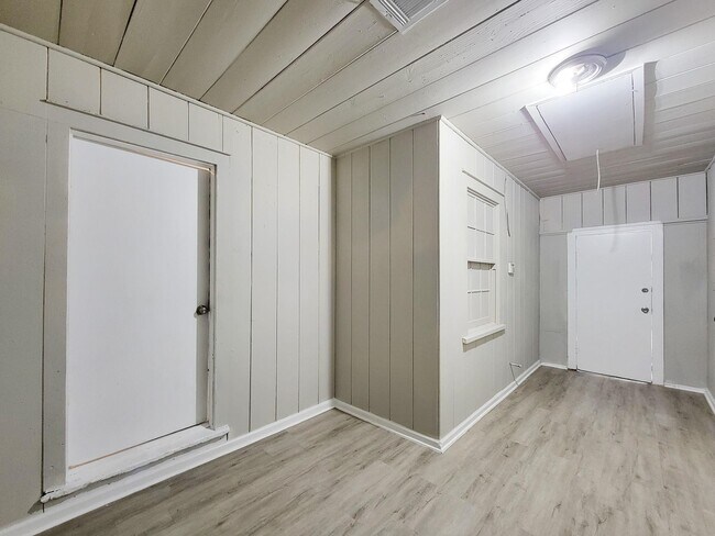 Building Photo - 2330 Cedar Dr