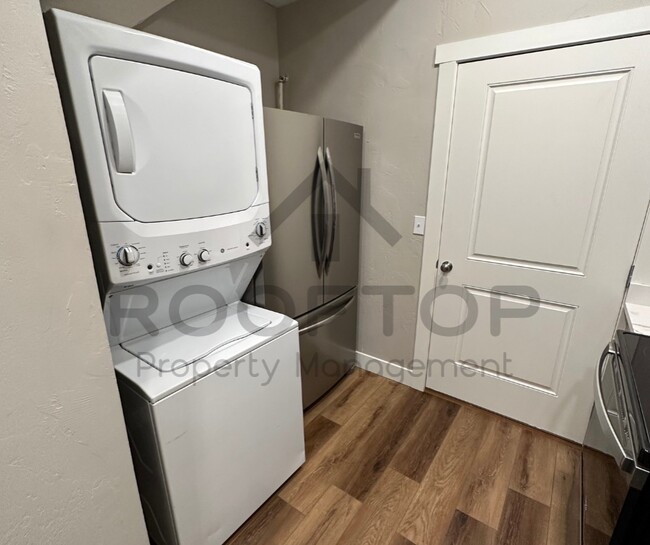 Building Photo - 555 N 750 E