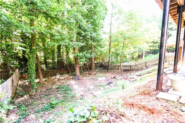 Building Photo - 340 Avebury Ct