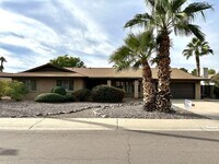 Building Photo - Stunning McCormick Ranch home