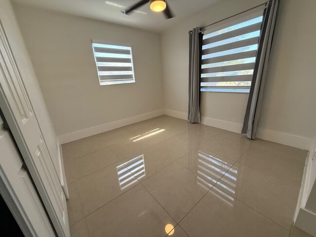 Building Photo - 2300 SW 43rd Terrace