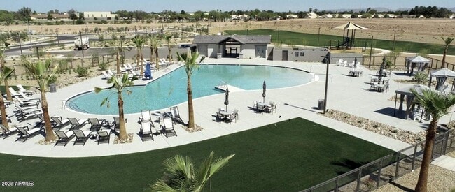 Building Photo - 8926 W Oregon Ave