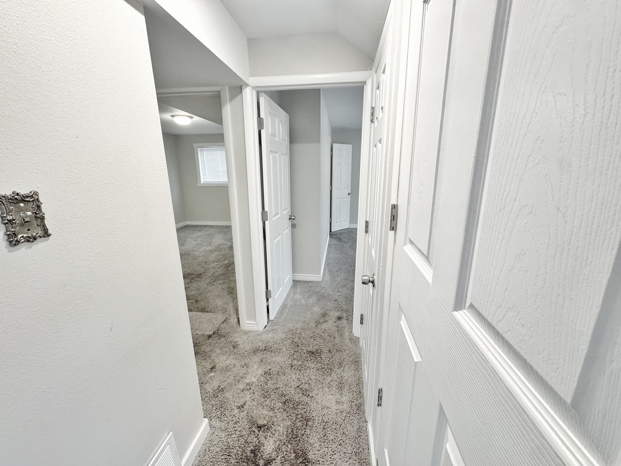 Building Photo - 15093 E 11th Ave