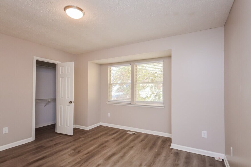Building Photo - 1693 Laurel Creek Cir