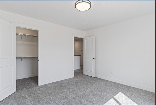 Building Photo - 3015 S Ludlow Way