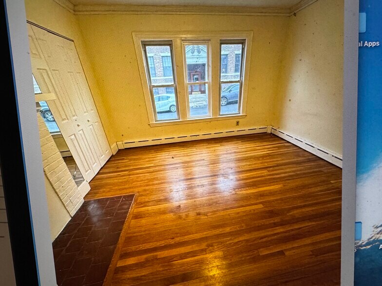 Building Photo - 113 Lanark Rd