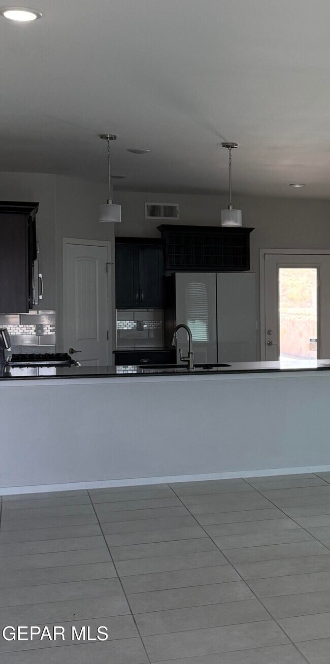 Building Photo - 10148 Texas Madrone Dr