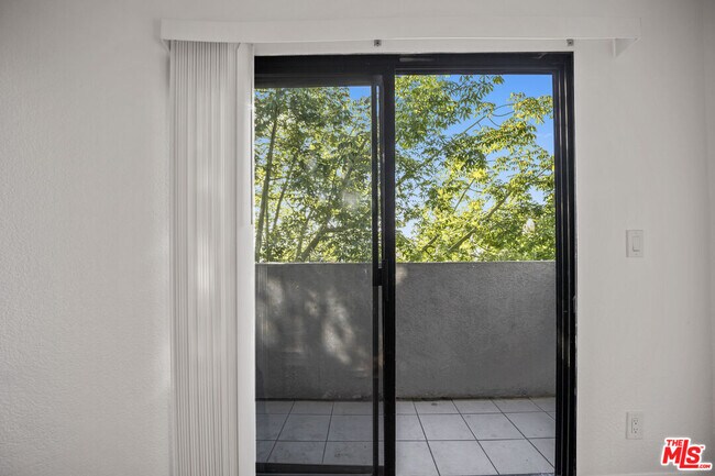 Building Photo - 412 Coronado Terrace