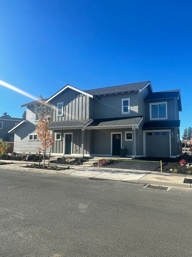 Building Photo - 61539 SE Jennifer Ln