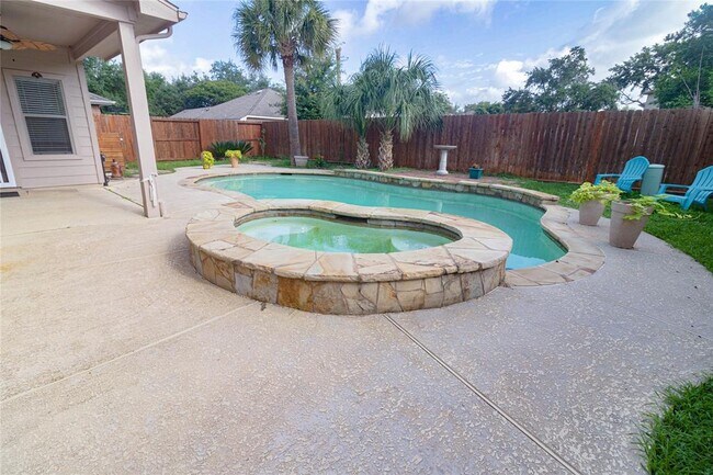 Building Photo - 21534 Pointed Oak Ln