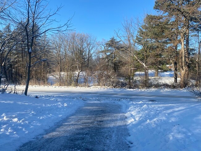 Building Photo - 5015 N Territorial Rd