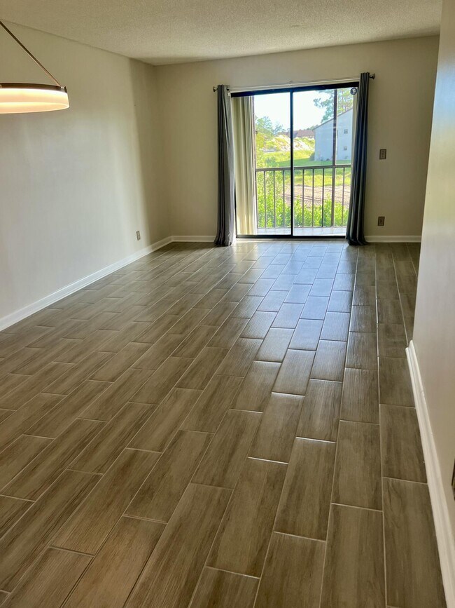 Building Photo - 7142 Golf Colony Ct