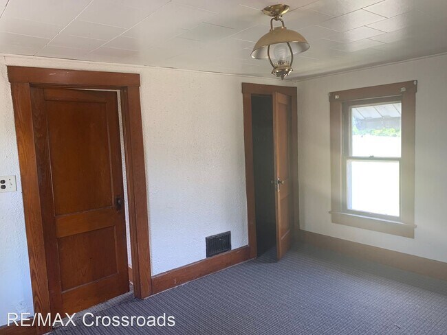Building Photo - 2 br, 1 bath House - 423 Union Avenue