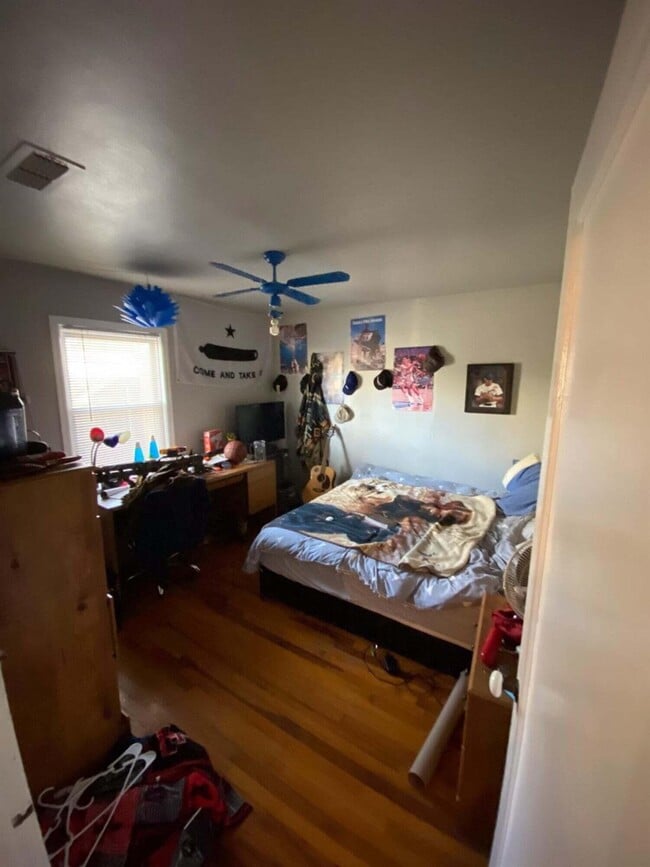 Building Photo - 2611 28th St