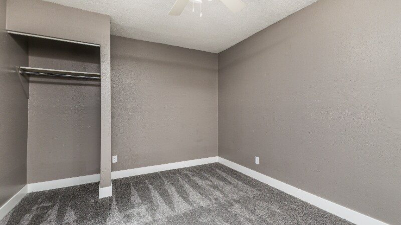 Building Photo - 561 Loras Blvd