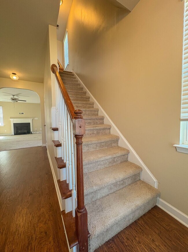 Building Photo - 829 Bellingham Way