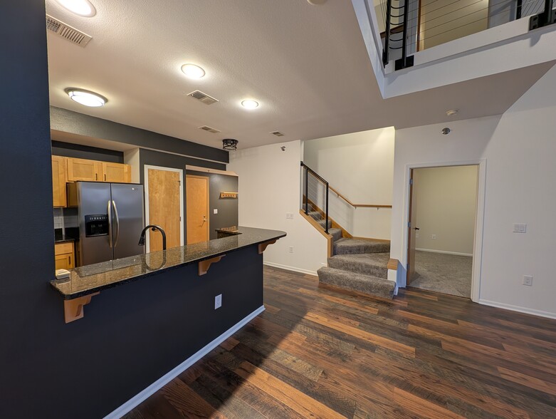 Building Photo - 2121 S Kinnickinnic Ave