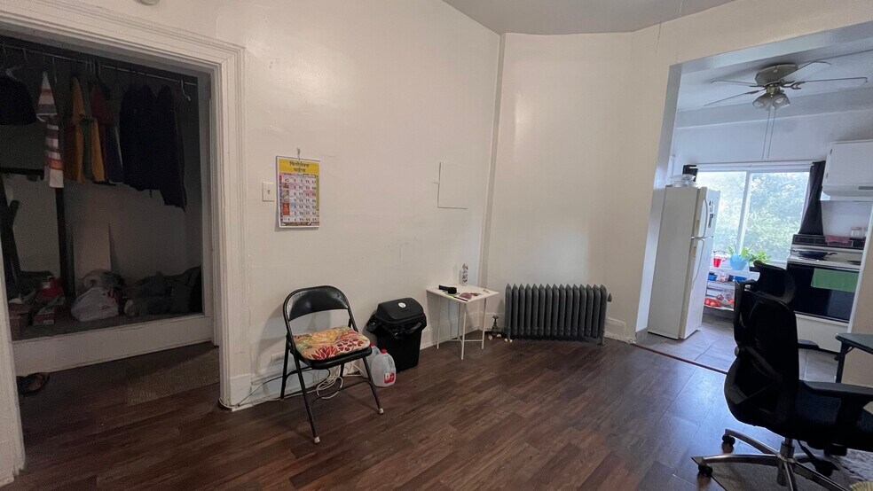 Building Photo - 5807 Hobart St